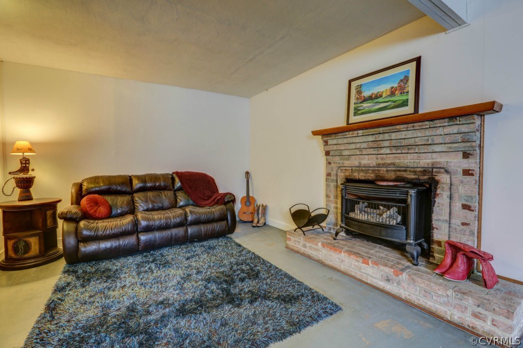 2849 Moyer Road Powhatan, VA 23139 - Photo 12 of 20 Gallery Image 12
