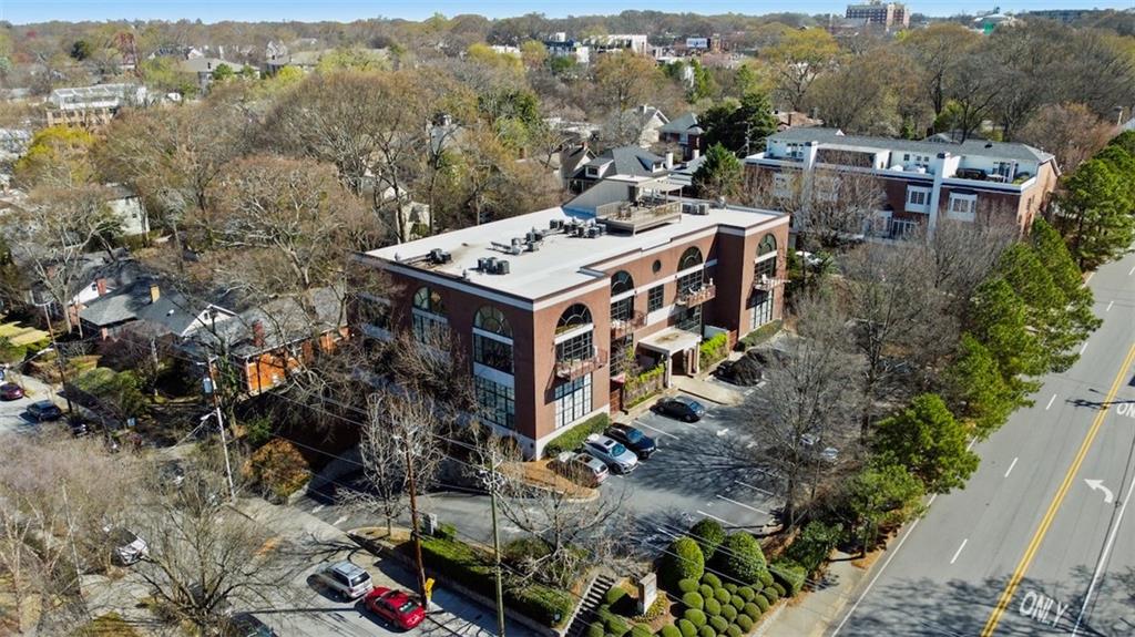 790 North Avenue Northeast, Unit 111 Atlanta, GA 30306 - Photo 34 of 41 a view of a house with a mountain