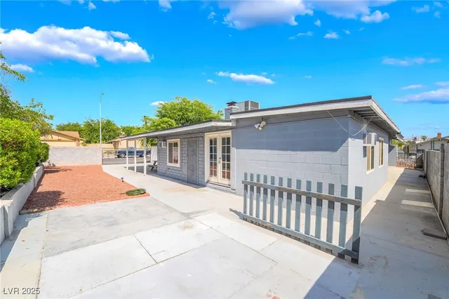 $2,500 | 3209 Kings Way, Las Vegas, NV 89102