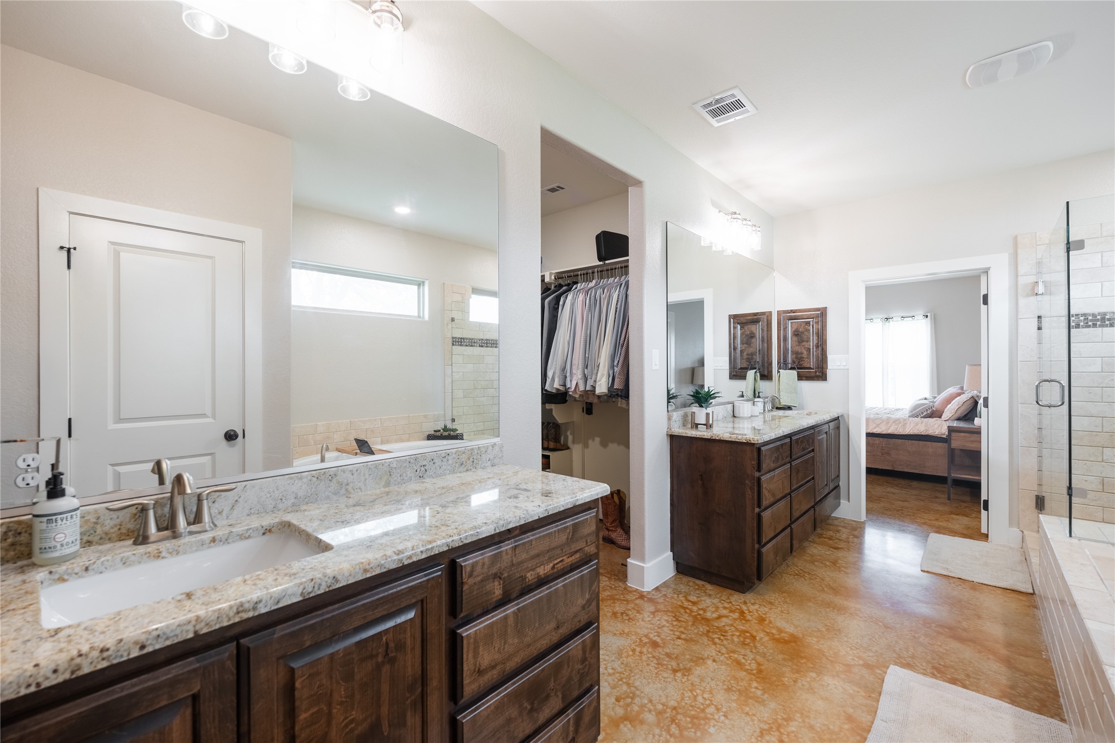 6200 Solana Ranch Road Salado, TX 76571 - Photo 14 of 38 Primary bathroom with dual vanities and abundant storage
