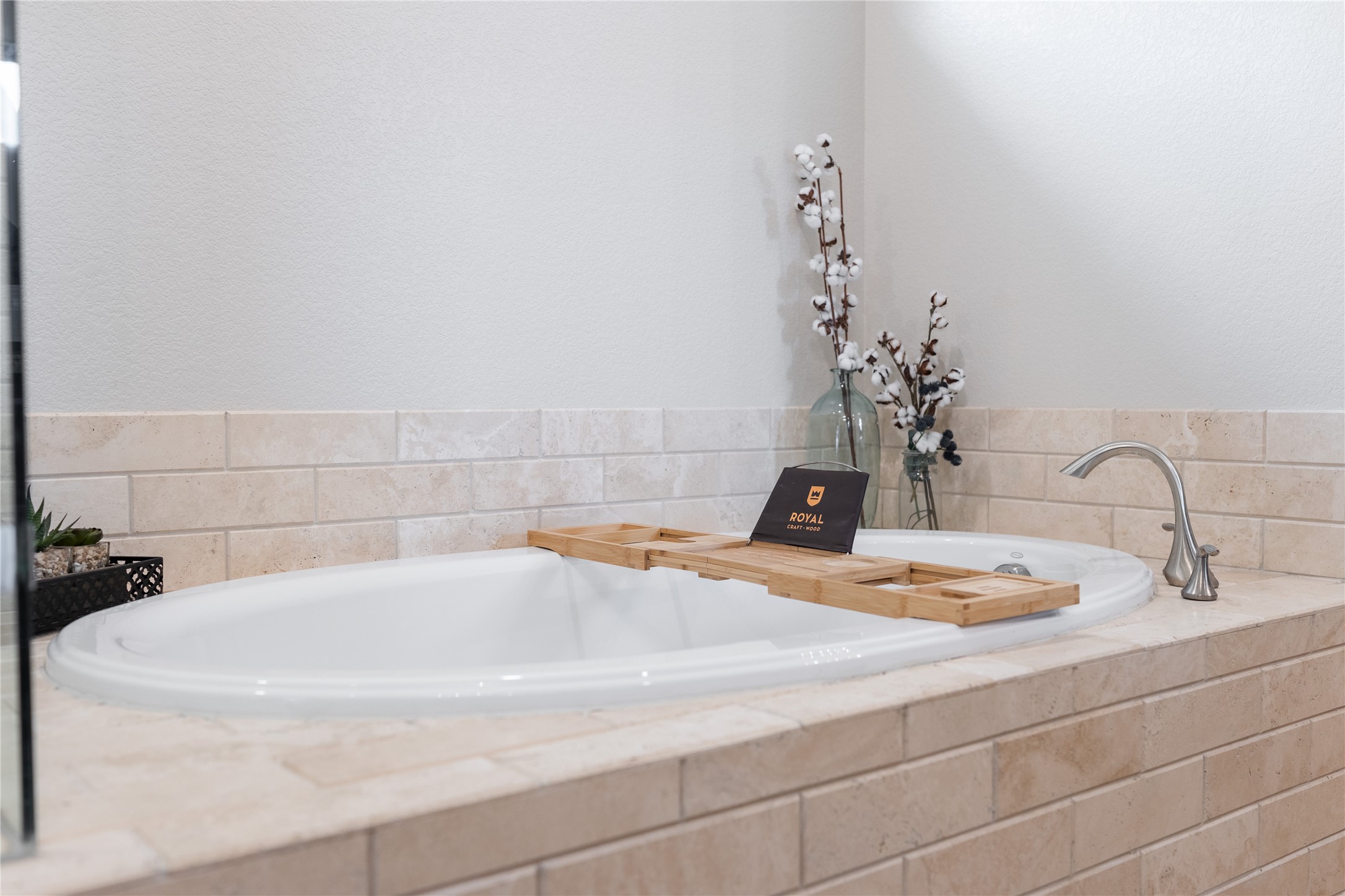 6200 Solana Ranch Road Salado, TX 76571 - Photo 15 of 38 Oversize soaking tub