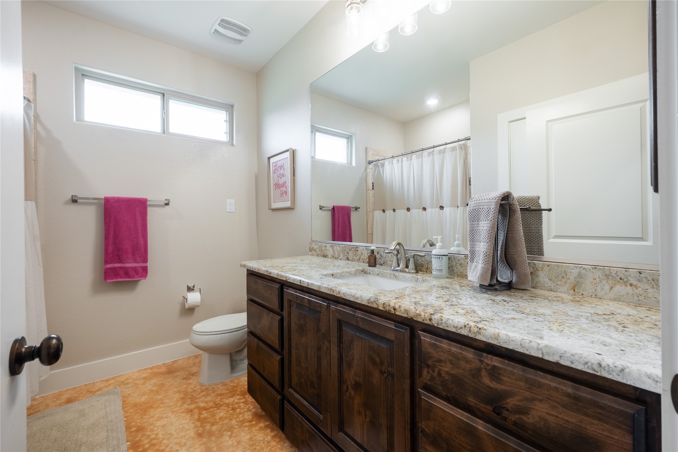 6200 Solana Ranch Road Salado, TX 76571 - Photo 20 of 38 Secondary bathroom