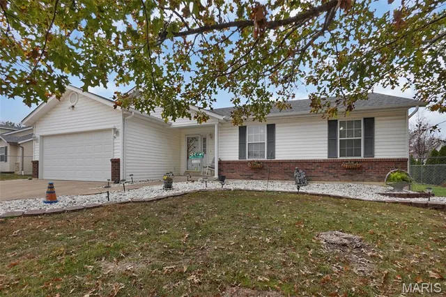 $289,900 | 1019 Huntington Drive, Troy, MO 63379