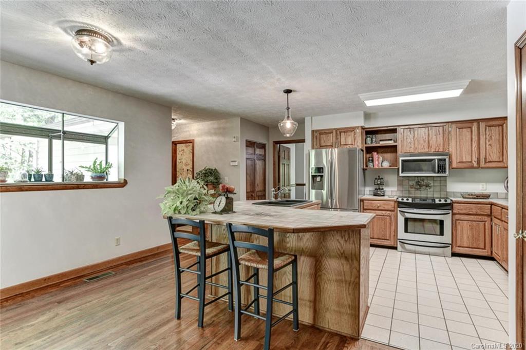 156 Ridge Road Candler, NC 28715 - Photo 12 of 40 Gallery Image 12