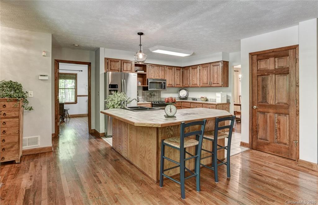 156 Ridge Road Candler, NC 28715 - Photo 15 of 40 Gallery Image 15