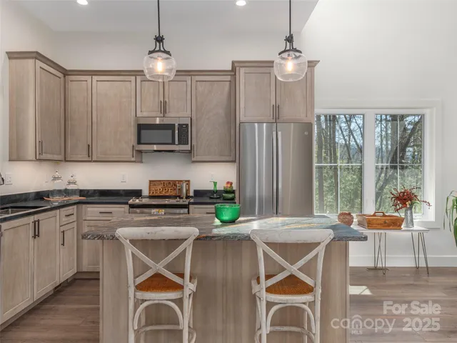 $649,500 | 410 Dream Valley Drive, Clyde, NC 28721