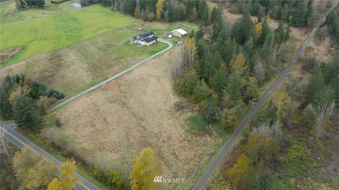 4108 Loomis Trail Road Blaine, WA 98230 - Photo 7 of 13 Gallery Image 7