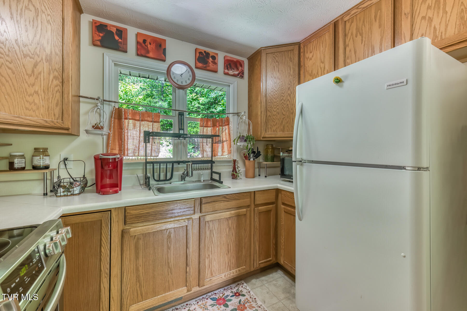 130 Timber Lane Hampton, TN 37658 - Photo 12 of 42 130 Timber Ln-14