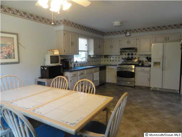 361 Middle Road Hazlet, NJ 07730 - Photo 8 of 20 Additional Photo