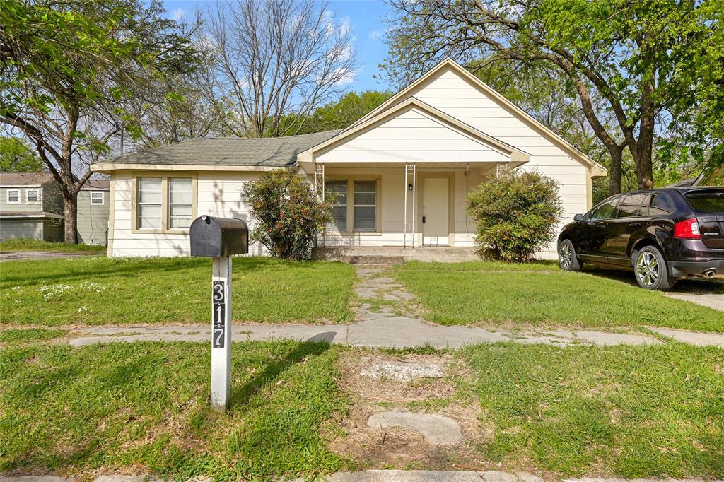 317 Ritchey Street Gainesville, TX 76240 - Photo 1 of 14
