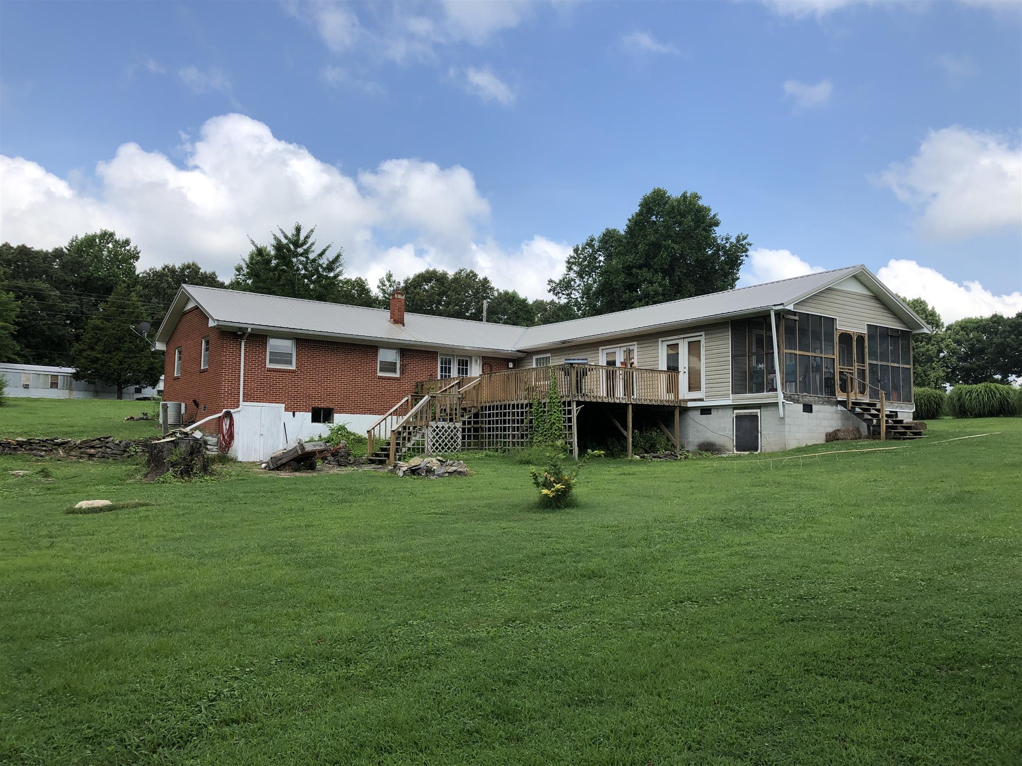 96 Long Branch Road Lawrenceburg, TN 38464 - Photo 3 of 27 Celler
