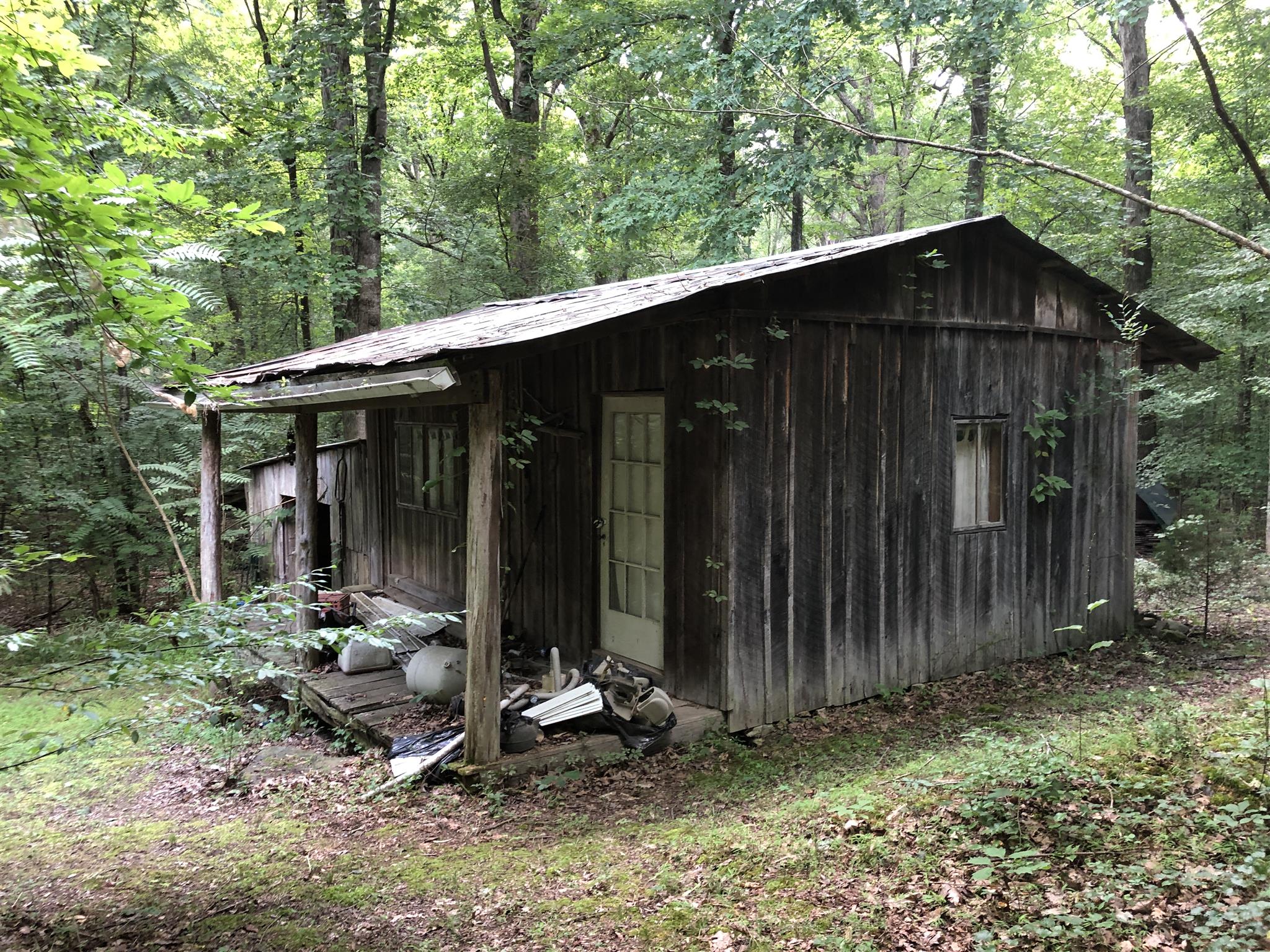 96 Long Branch Road Lawrenceburg, TN 38464 - Photo 10 of 27 Cabin