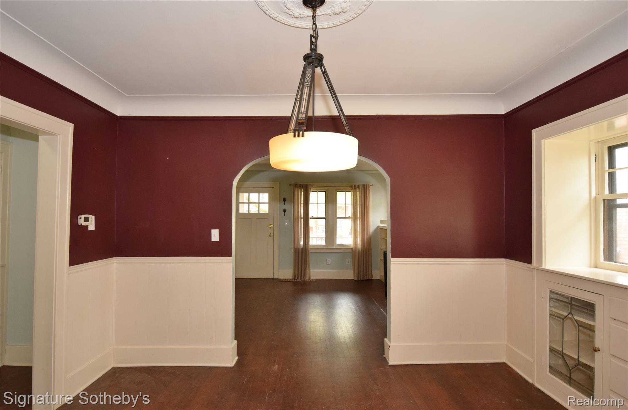 53 Wellesley Drive Pleasant Ridge, MI 48069 - Photo 13 of 49 Dining Room View Into Living Room