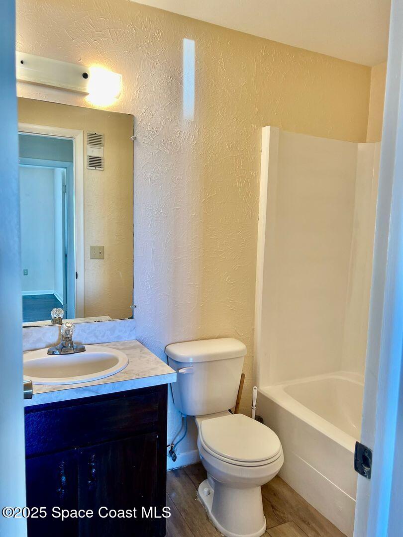 223 San Paulo Circle, Unit 8223 West Melbourne, FL 32904 - Photo 10 of 14 Bathroom 1