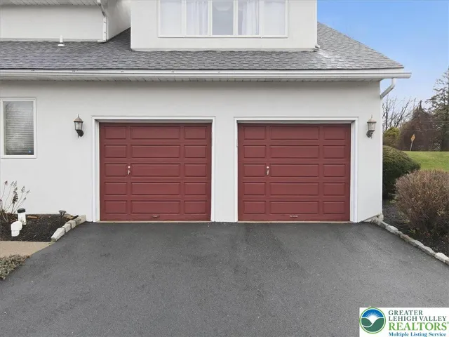 $379,880 | 9 Aspen Court, Easton, PA 18040