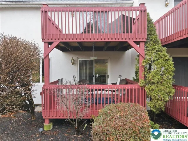 $379,880 | 9 Aspen Court, Easton, PA 18040