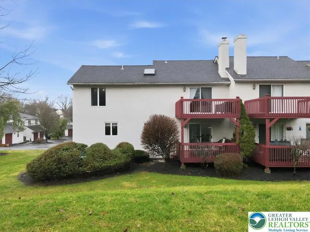 $379,880 | 9 Aspen Court, Easton, PA 18040