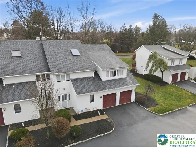 $379,880 | 9 Aspen Court, Easton, PA 18040