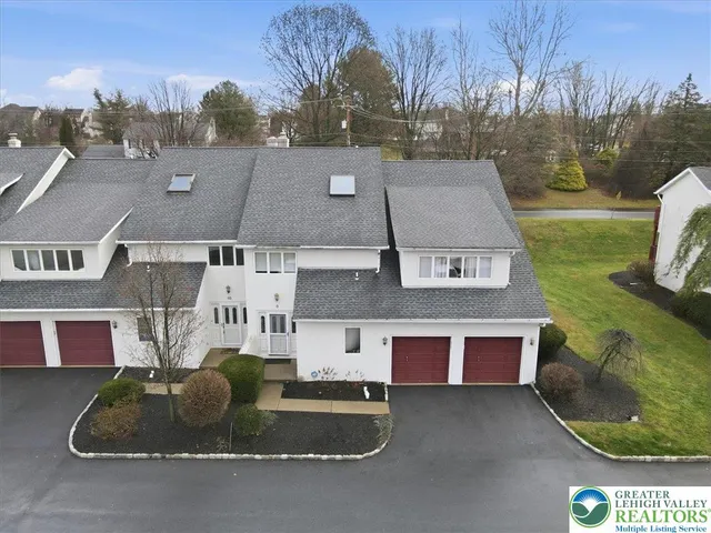 $379,880 | 9 Aspen Court, Easton, PA 18040