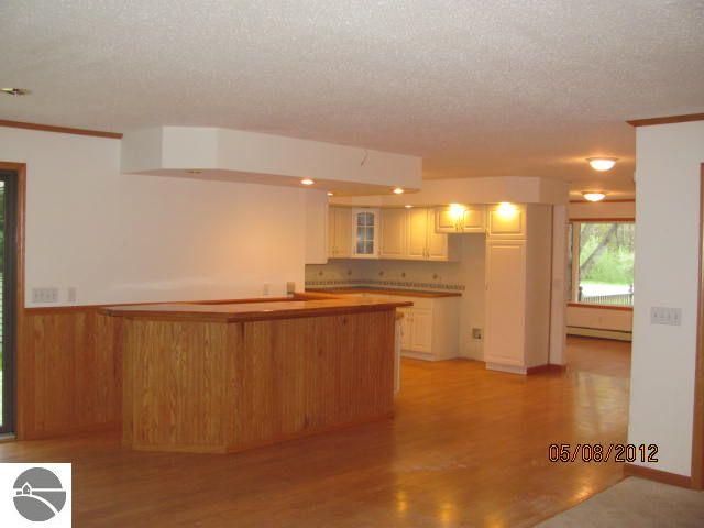 10510 Riverside Drive Honor, MI 49640 - Photo 13 of 22 1735833-12.JPG