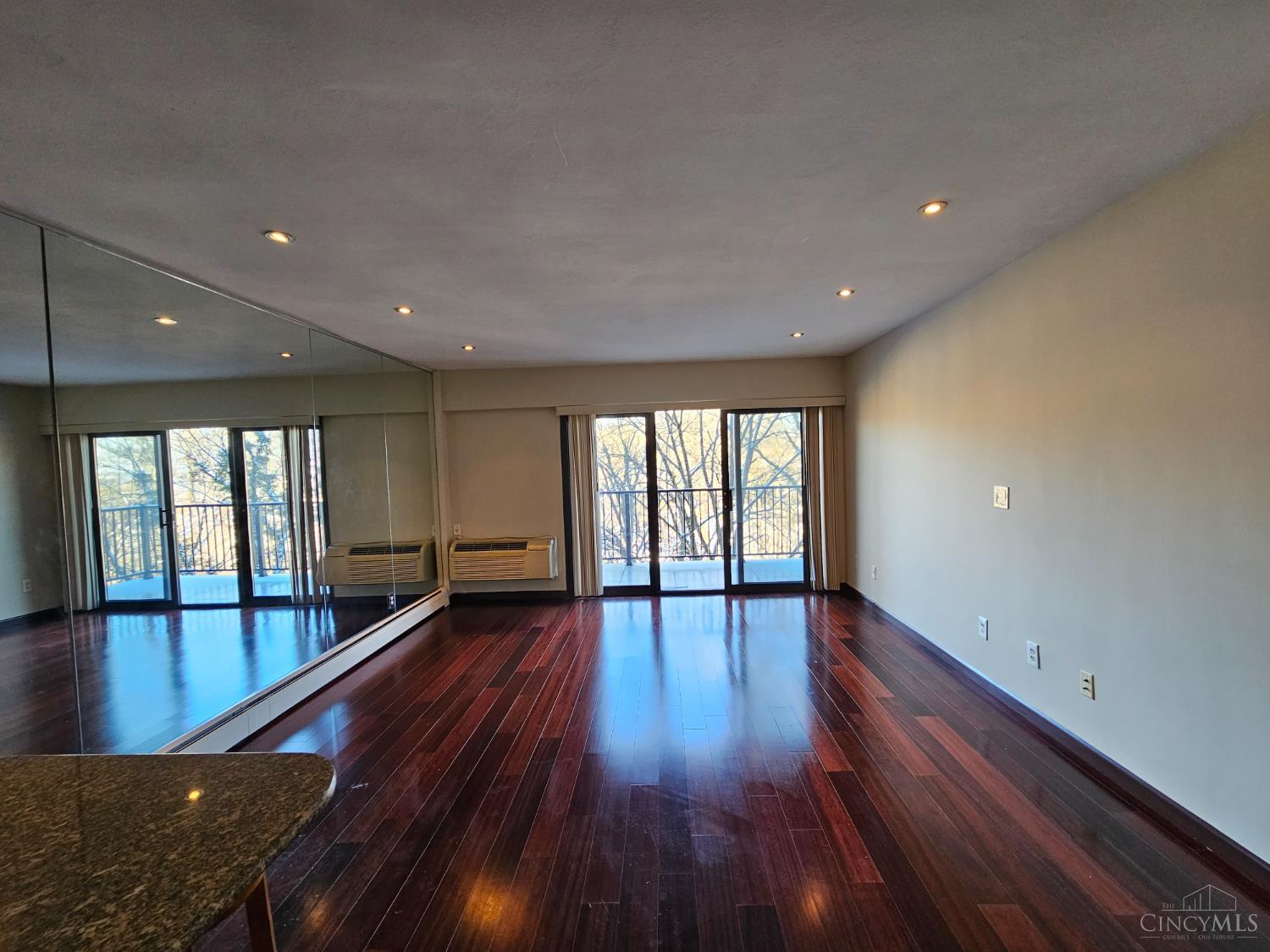 1815 William Howard Taft Road, Unit 507 Cincinnati, OH 45206 - Photo 6 of 28