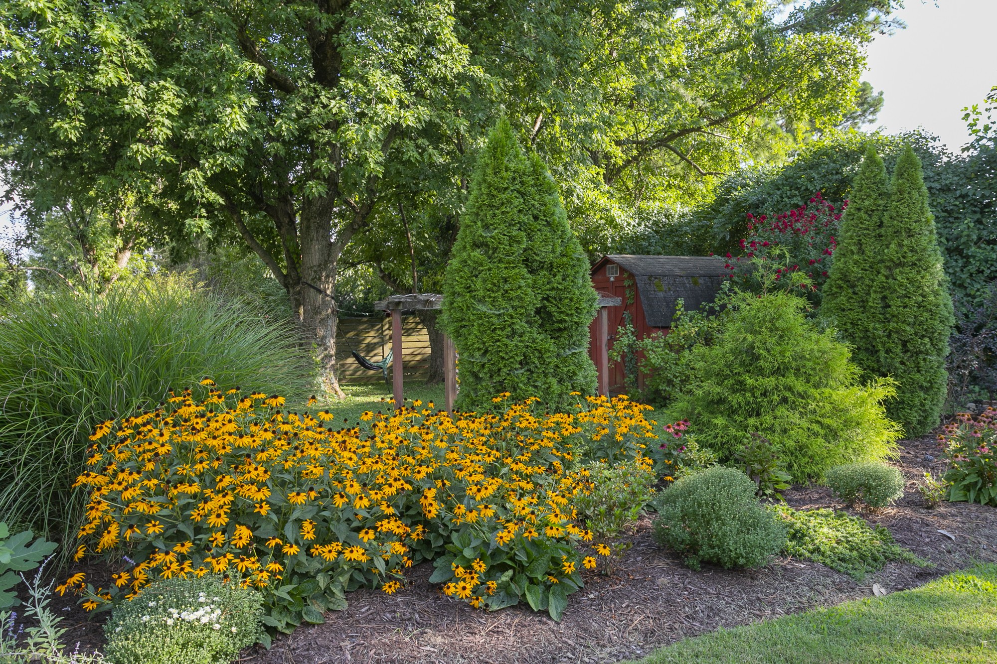 1018 Mitchell Road Nashville, TN 37206 - Photo 40 of 44 a backyard of a house with lots of green space