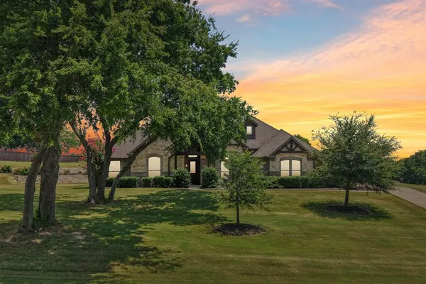 $799,997 | 2810 Fossil Creek Drive, Midlothian, TX 76065