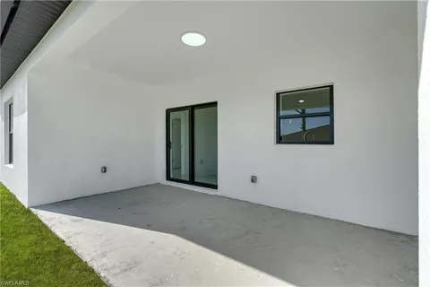 a view of an empty room with window