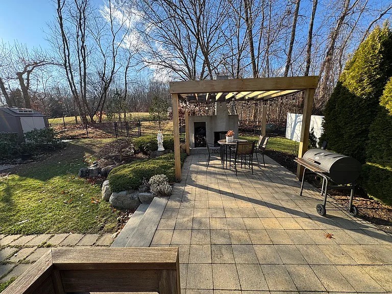 83 Whiting Street Cranston, RI 02920 - Photo 27 of 31