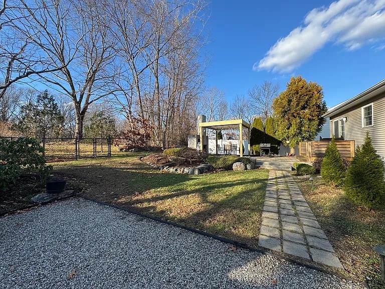 83 Whiting Street Cranston, RI 02920 - Photo 28 of 31