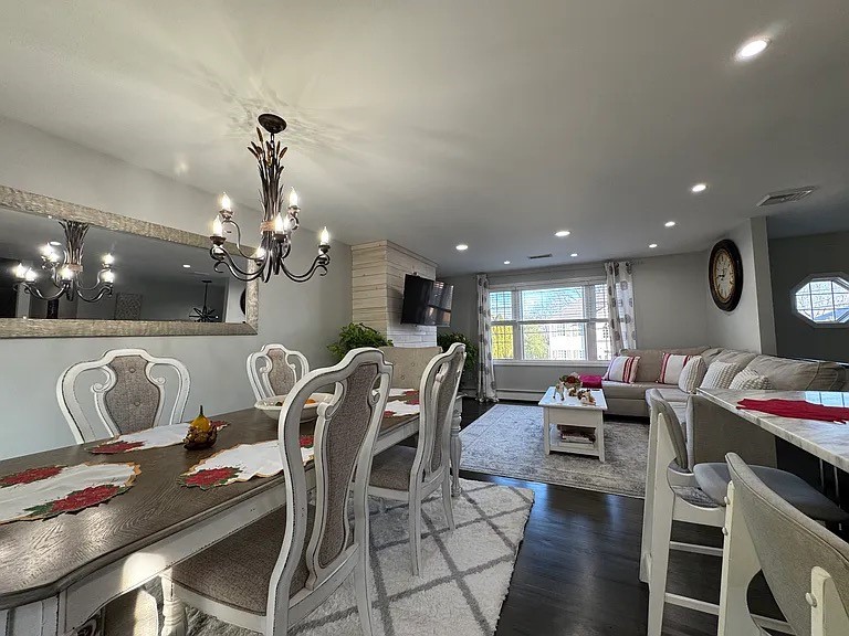 83 Whiting Street Cranston, RI 02920 - Photo 6 of 31