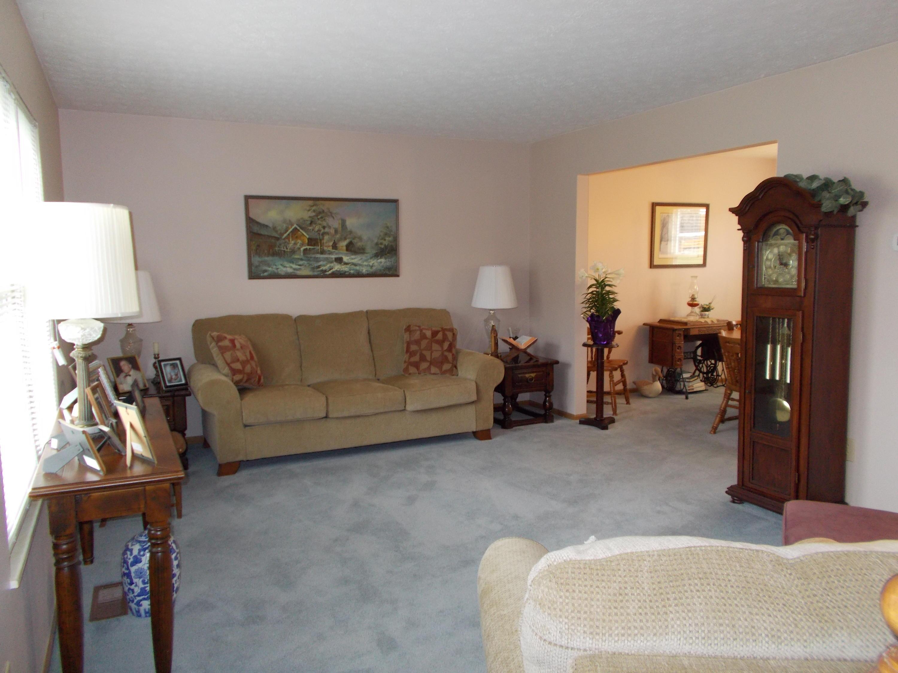 5553 Spring Hill Road Grove City, OH 43123 - Photo 4 of 12 Gallery Image 4