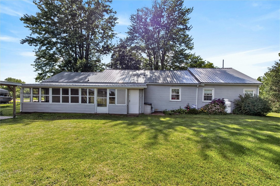 2872 State Rte 21 Palmyra, NY 14522 - Photo 5 of 50 rear