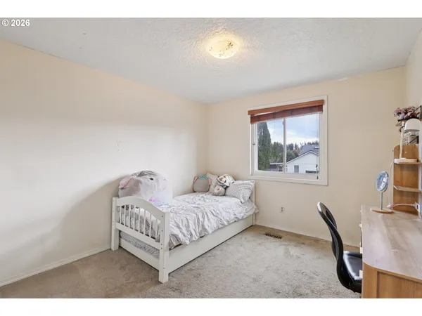 $400,000 | 691 Southwest Linneman Court, Gresham, OR 97030