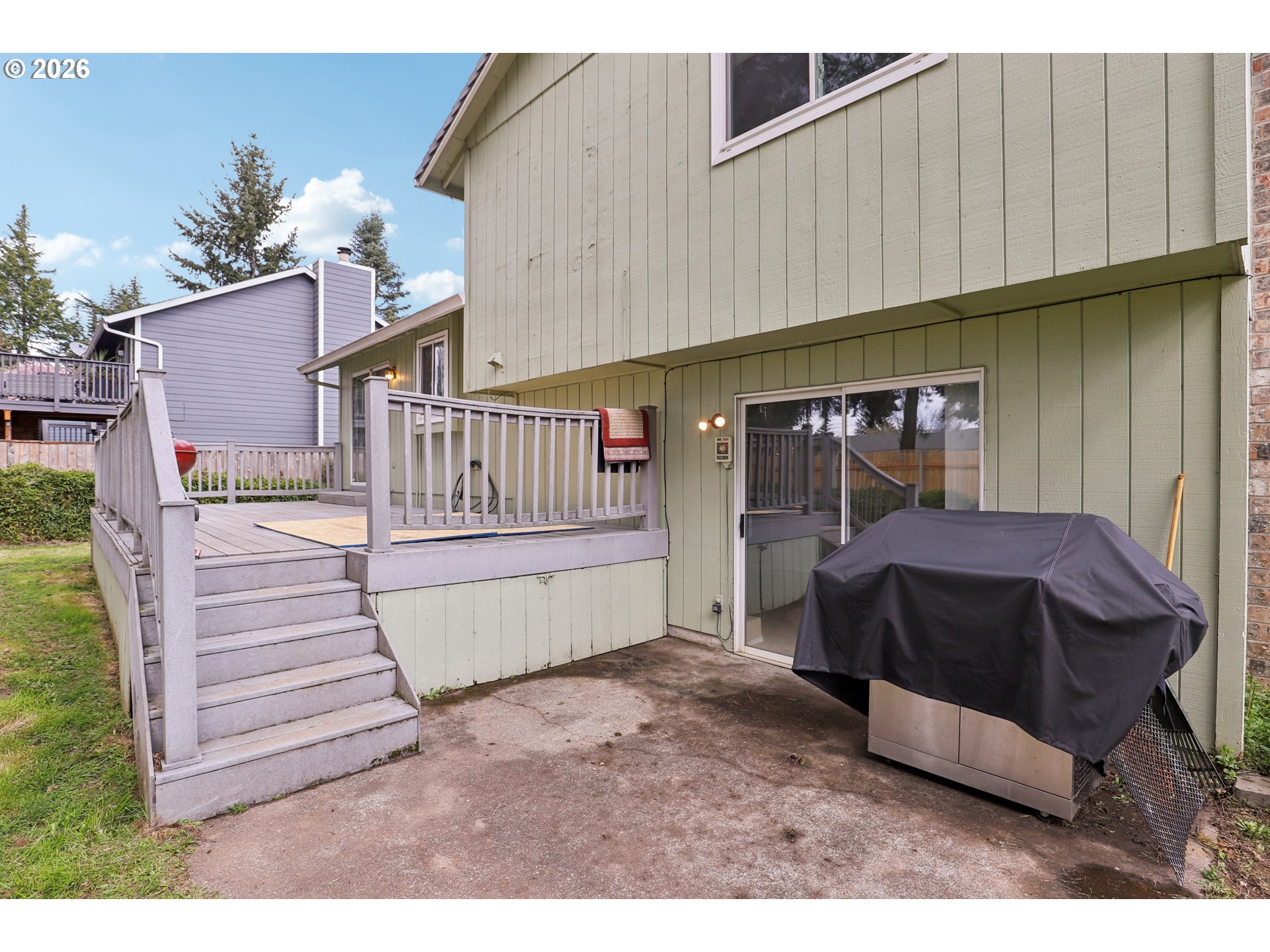691 Southwest Linneman Court Gresham, OR 97030 - Photo 28 of 35 a view of outdoor space and deck