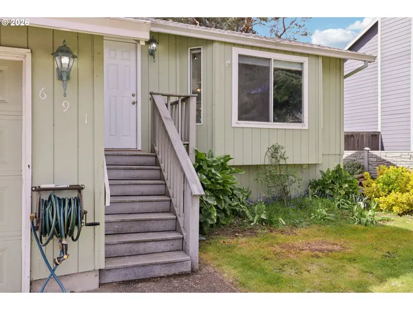 $400,000 | 691 Southwest Linneman Court, Gresham, OR 97030