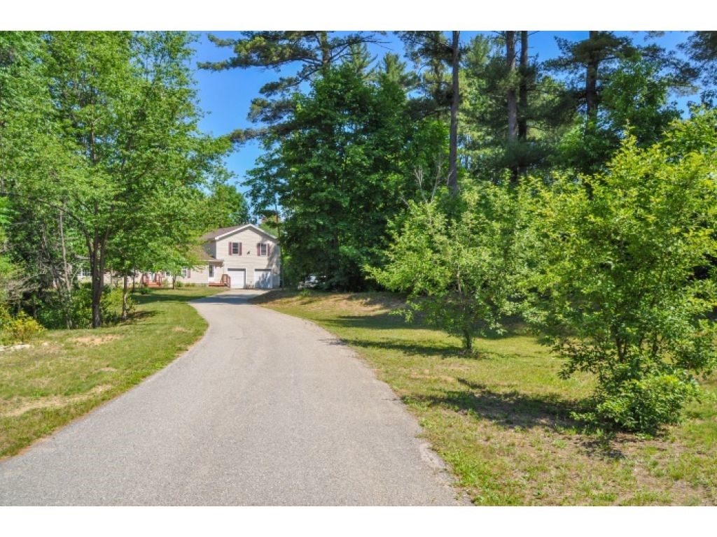 5 A Janet Street Rochester, NH 03867 - Photo 3 of 36