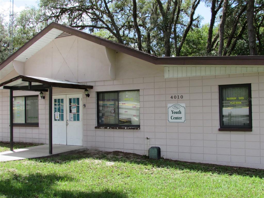 0 Southwest Big Bear Ridge Dunnellon, FL 34431 - Photo 11 of 19 a front view of a house with a yard