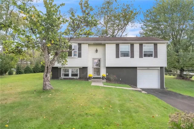 $345,000 | 220 Cameron Drive, Cranberry Township, PA 16066