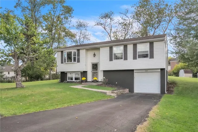 $345,000 | 220 Cameron Drive, Cranberry Township, PA 16066