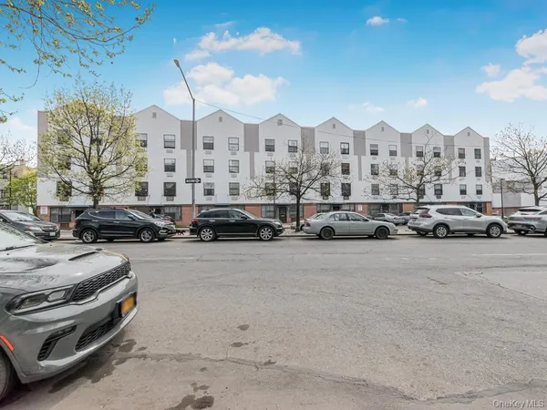 $349,999 | 760 Brook Avenue, Unit 55C | Woodstock