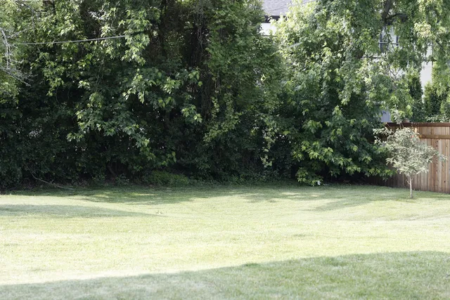 $2,500 | 580 Comstock Avenue, Elmhurst, IL 60126