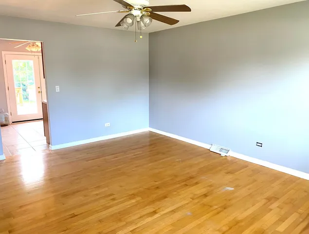 $2,500 | 580 Comstock Avenue, Elmhurst, IL 60126