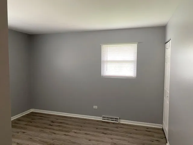 $2,500 | 580 Comstock Avenue, Elmhurst, IL 60126