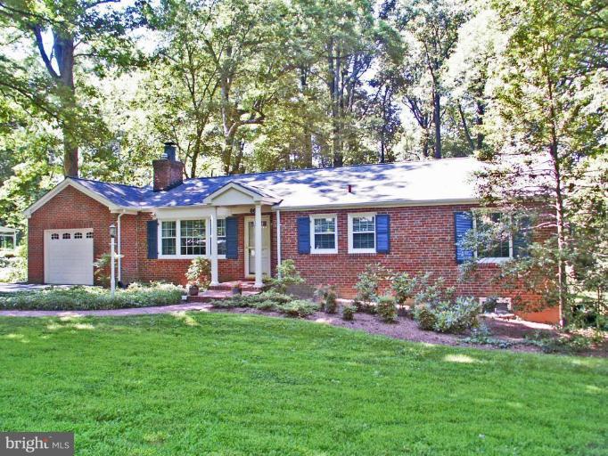 8605 Aponi Road Vienna, VA 22180 - Photo 1 of 16 Exterior (Main)