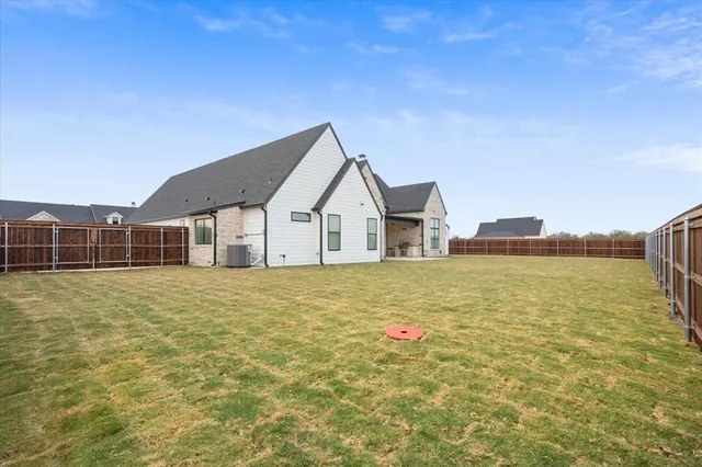 $949,900 | 919 Fawn Drive, McGregor, TX 76657