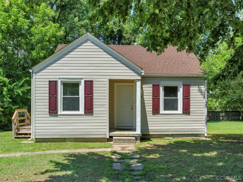 514 Riverview Road Colonial Heights, VA 23834 - Photo 1 of 17 a view of a house with a yard