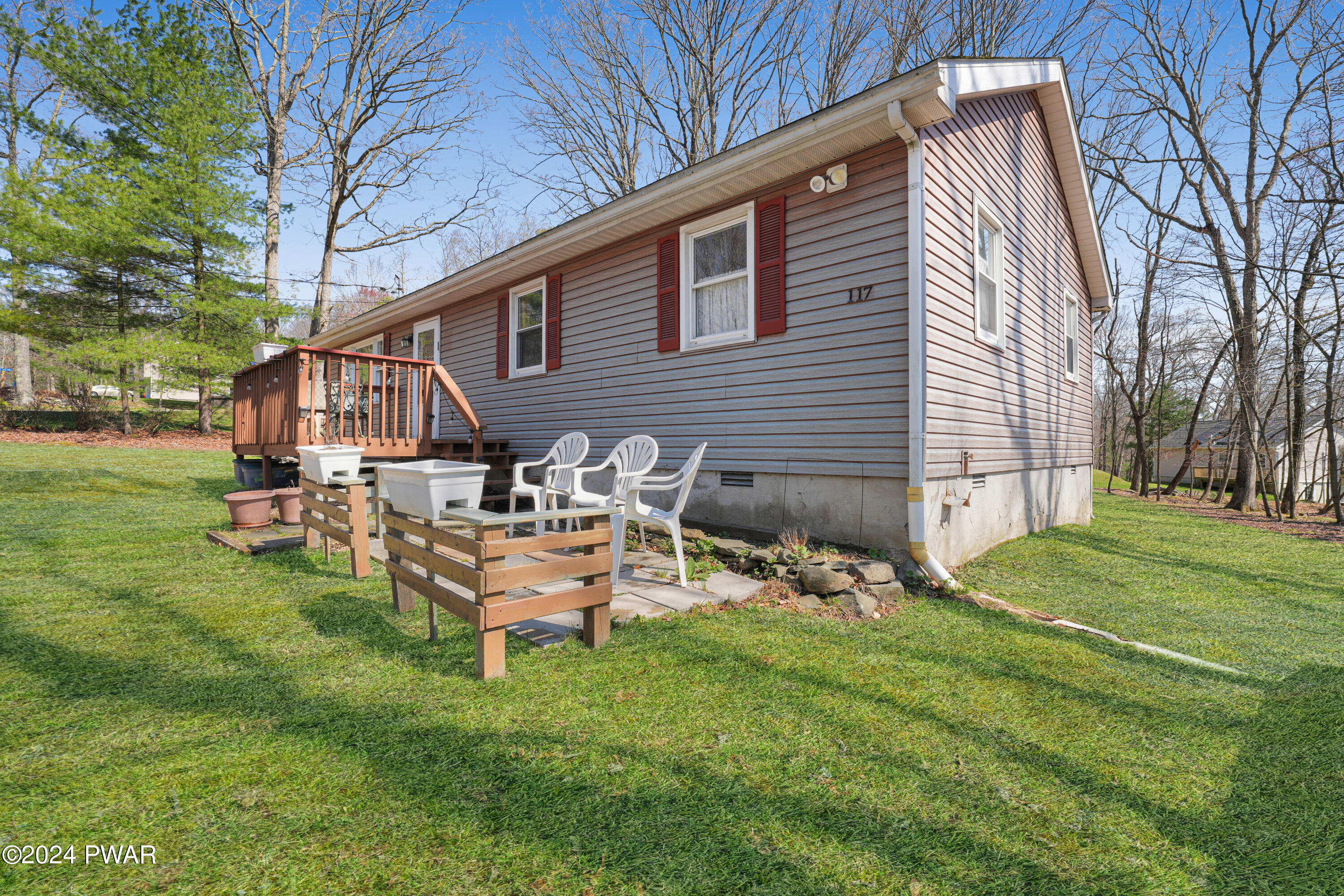 117 Gold Key Road Milford, PA 18337 - Photo 2 of 22