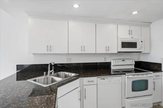 $1,349,000 | 8725 Caminito Abrazo, La Jolla, CA 92037