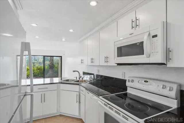 $1,349,000 | 8725 Caminito Abrazo, La Jolla, CA 92037